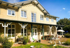Vacation Apartment With Artistic Charm, Prasdorf